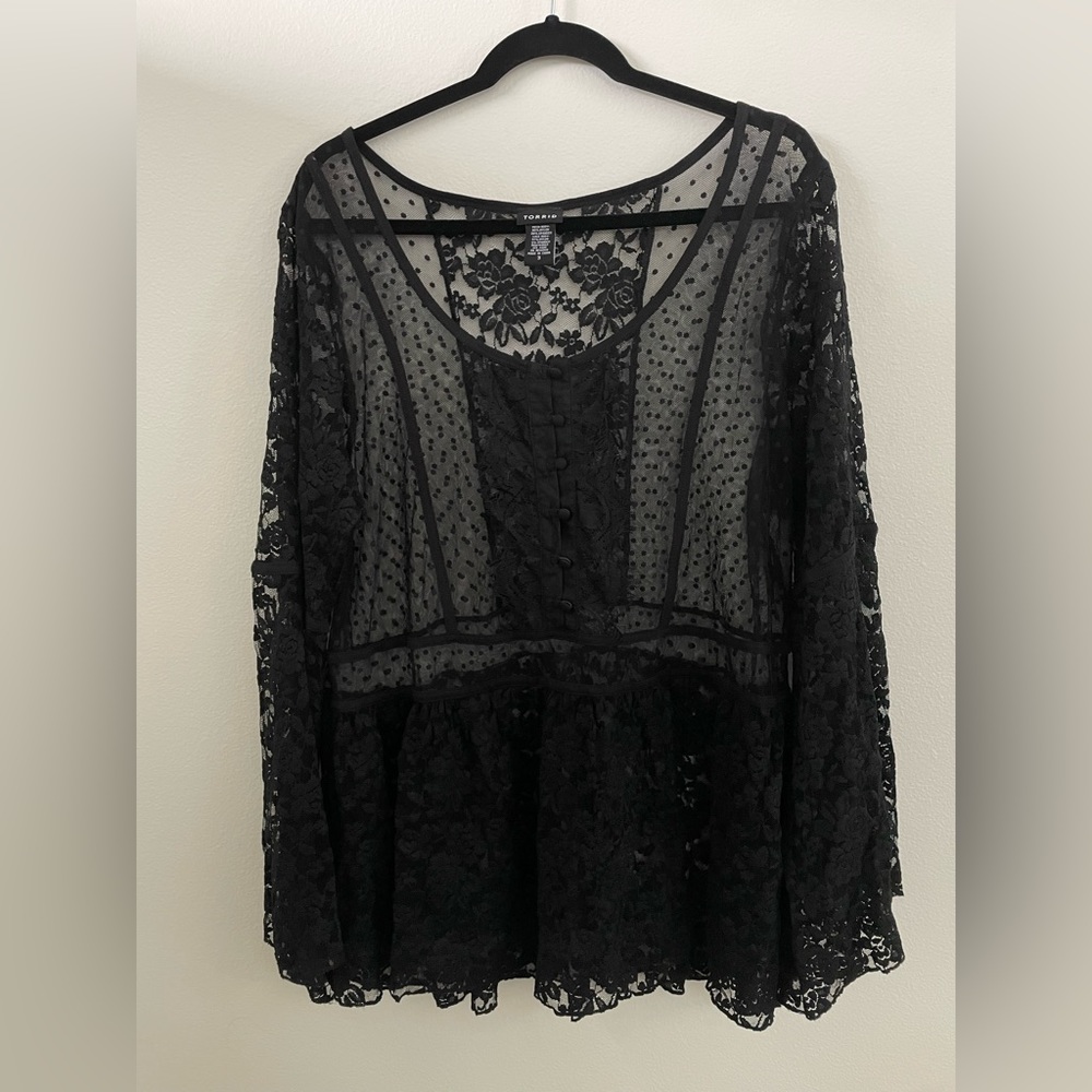 Gorgeous Torrid Sheer Lace Top - Size 3x